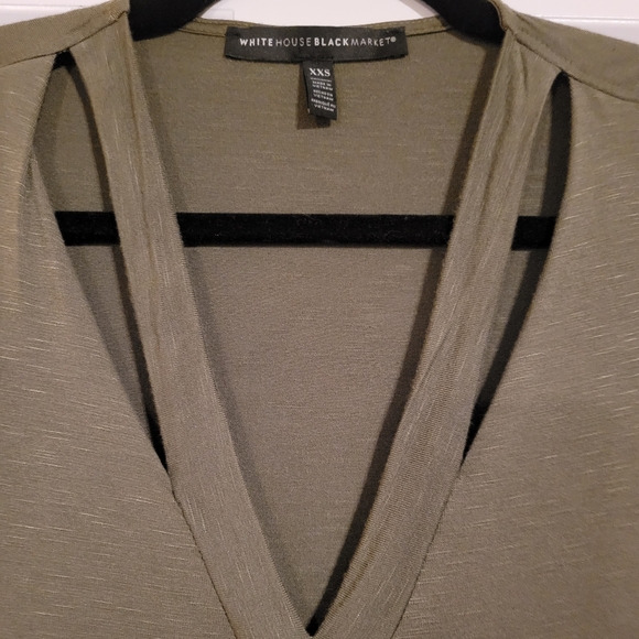 Whitehouse Blackmarket Cutout Top - Picture 4 of 4